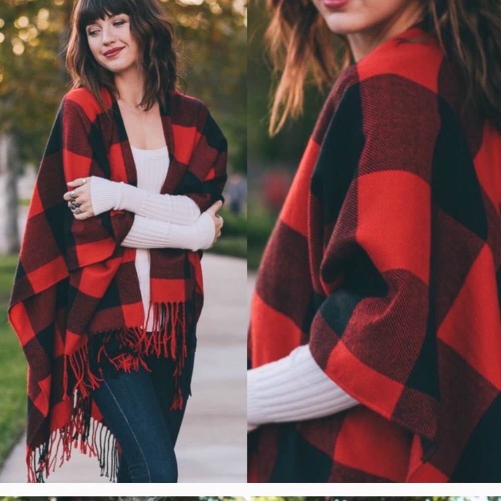 ‼️1 LEFT‼️ Just in red and black plaid poncho - Picture 5 of 7